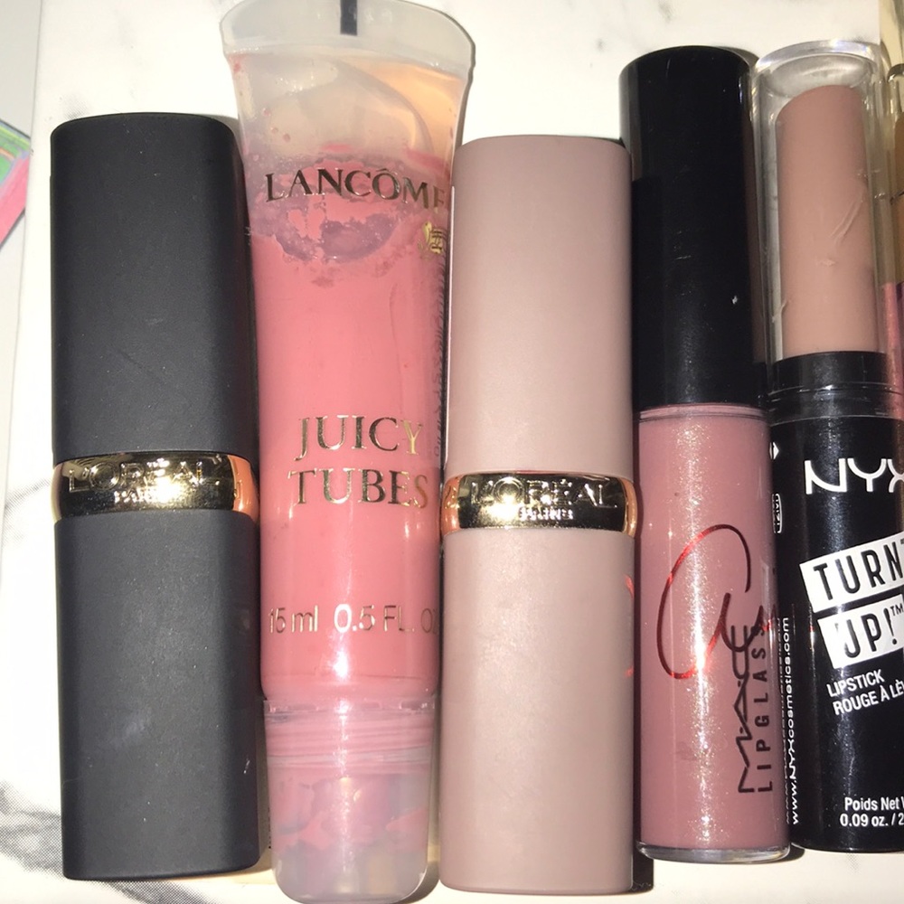 Lip Lot